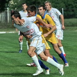 11 x 1 grigoruta, autorul primului gol al devenilor, a fost singurul jucator laudat de antrenorul Gica Barbu