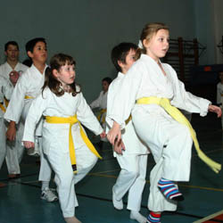 11 x 3 practicarea artelor martiale este recomandata inca de la cele mai fragede varste