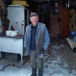 04 aron truta singur in sat (8)