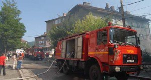 03 blocuri incendiu lupeni (3)