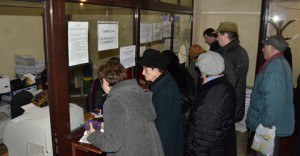 02 Impozite si taxe Coada Oameni (6)