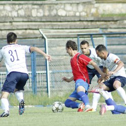 04 x 2 fotbal FC Hunedoara