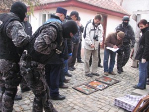 03 perchezitii hoti icoane (17)