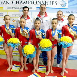 04 x 1 junioare bronz si antrenori