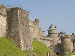 4 castelul Des Fougerres