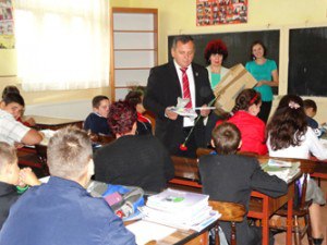 05. foto deschiderea scolii la valisoara 3