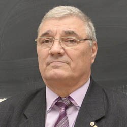 04 Ion Dinu, decan Alma Mater hunedoara absolvire (16)