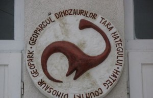 img-0008-logo-geoparcul-dinozaurilor-tara-hategului-465x390