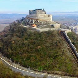 05-cetatea-devei-660x330