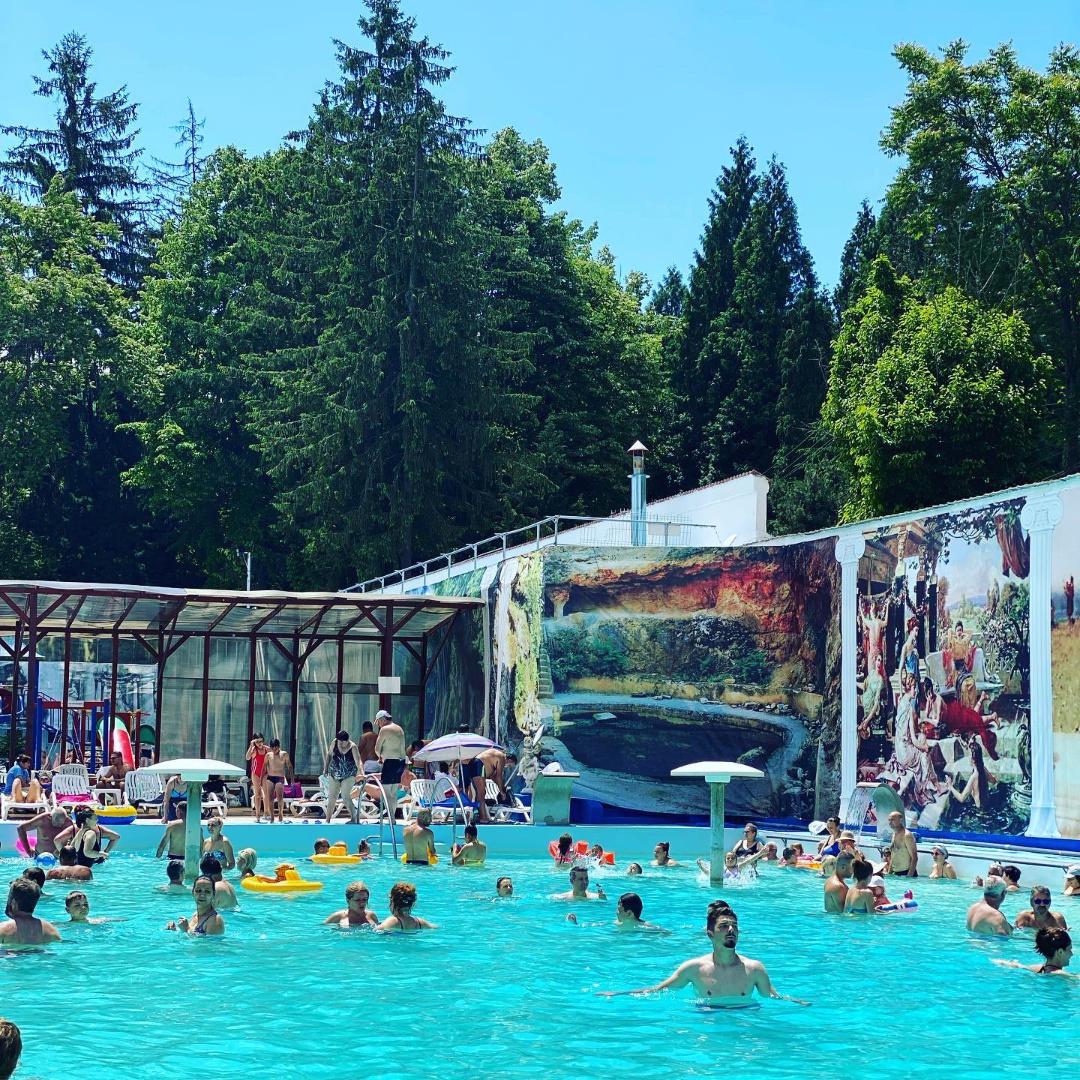 Ștrandul din Geoagiu-Băi, promotor turistic și în acest sezon