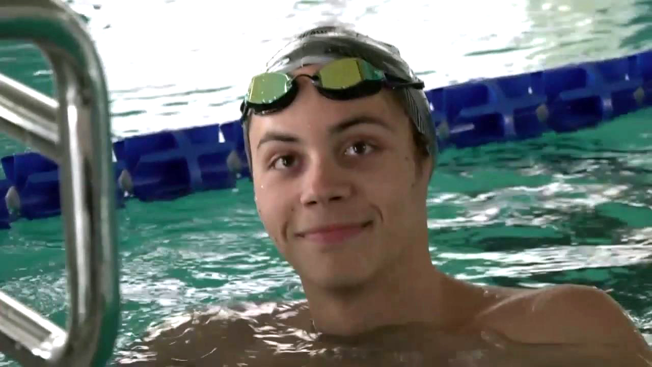 Înotătorul David Popovici, nou record mondial