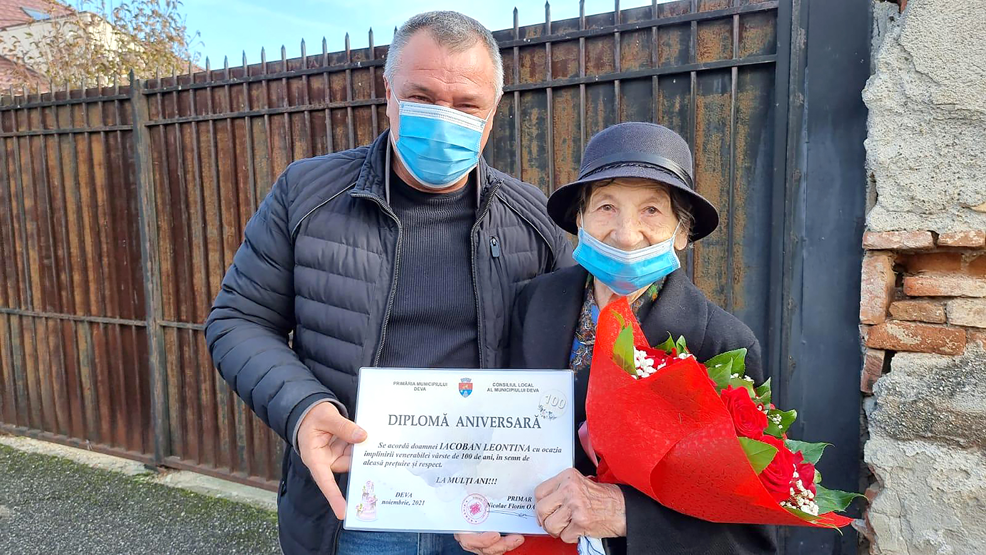 A împlinit 100 de ani, a fost felicitată de primar