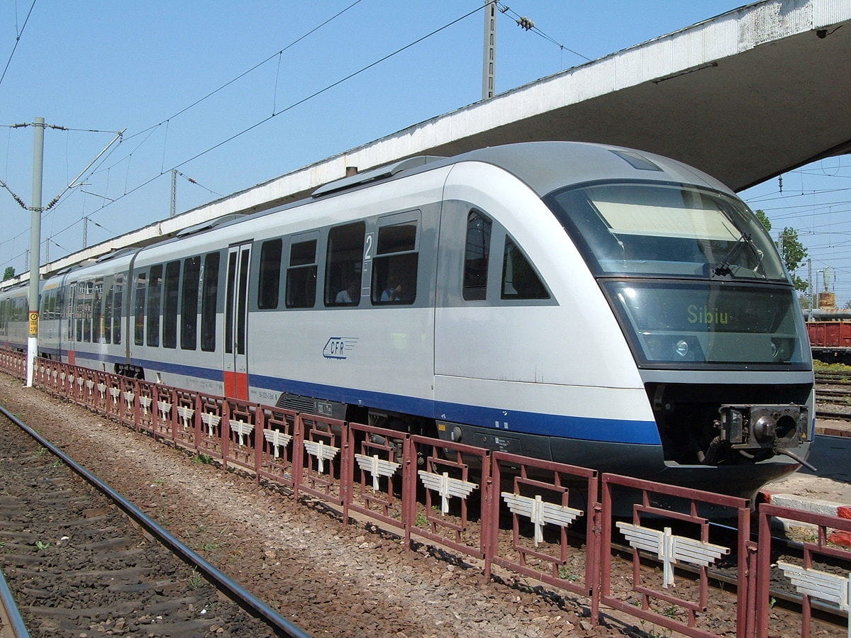Teroare în tren! Bărbat bătut ore în șir în fața celorlalți călători