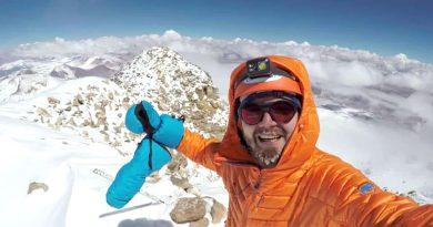 Alpinistul Adrian Ahrițculesei, susținut de comunitatea Văii Jiului pentru ultima expediție din Circuitul ”7 Summit Vulcanoes”