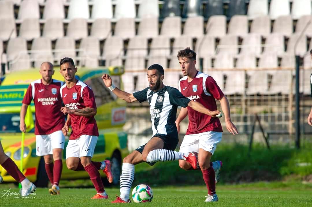 FOTBAL Liga a III-a. Devenii revin pe primul loc în Serie