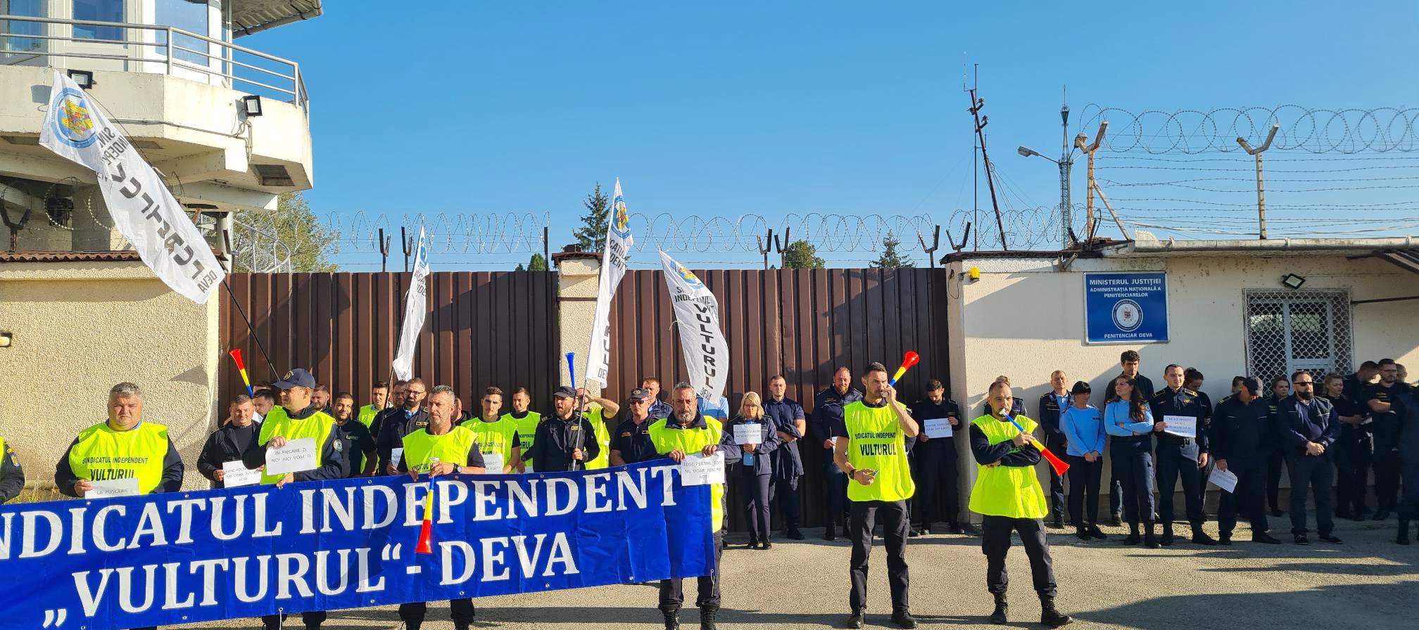 Protest la Penitenciarul Deva