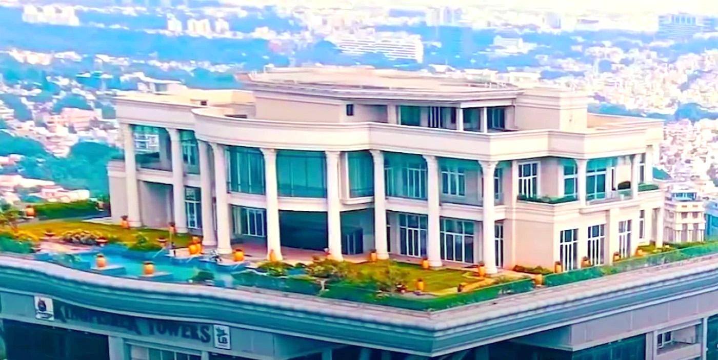 „Casa Albă” a Indiei. Un milionar și-a construit un conac uriaș pe acoperișul unui zgârie-nori, dar nu va păși niciodată în el