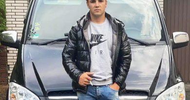Tânărul din Aninoasa, încurajat de alcool, provoca șoferii la „liniuțe” când a produs accidentul care a ucis un copil