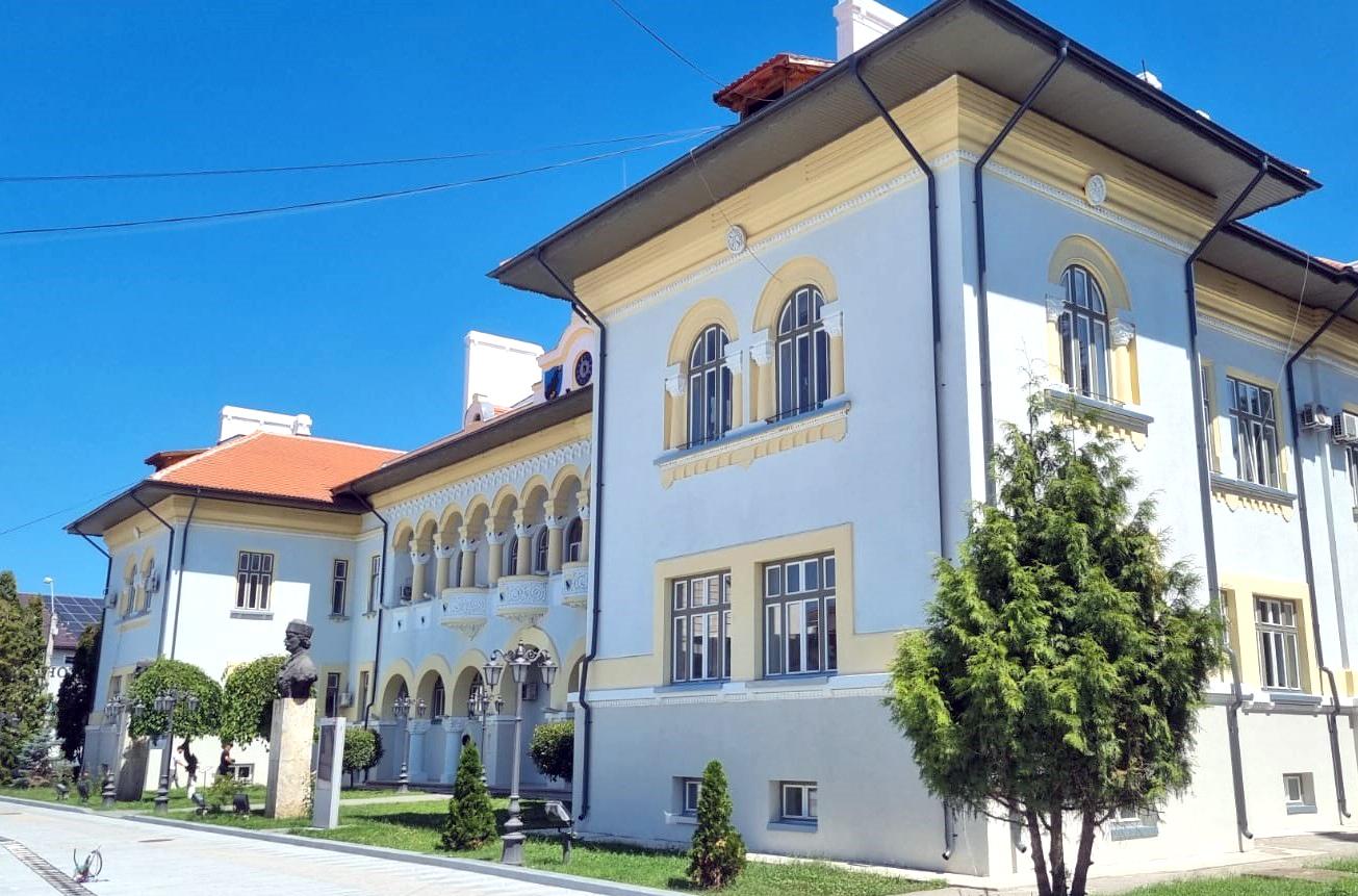 Sumele plătite pentru publicitate de Primăria Hunedoara sunt de zeci de ori mai mici decât cele vehiculate, în ultima vreme, în mediul on-line