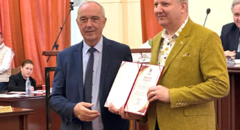 Recompensat pentru activitatea sa