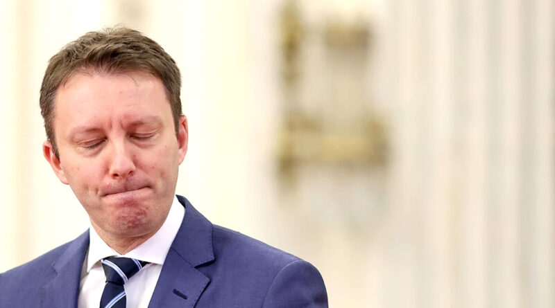 DEZASTRU TOTAL PENTRU DREAPTA! Guvernul Mureșan A PICAT ZGUDUITOR  în Parlament cu un scor rușinos, sub Guvernul Veștea!