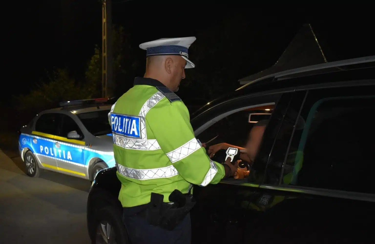 Șofer aflat sub influența alcoolului, oprit de polițiștii din Simeria