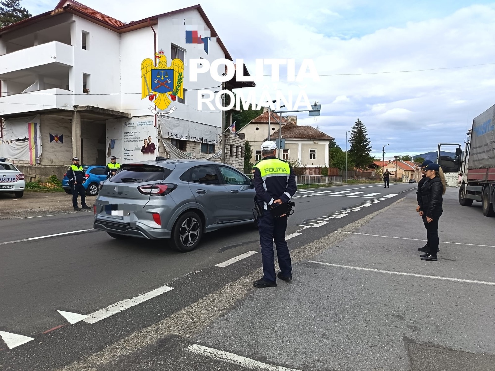 Sute de mașini verificate în județul Hunedoara, într-o acțiune a poliției