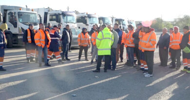 Grevă spontană în patru orașe din cauza salariilor restante, în timp ce operatorul acuză primăriile de datorii de 16 milioane de lei